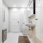 Center Apartment, Free Parking, 149 아파트 *